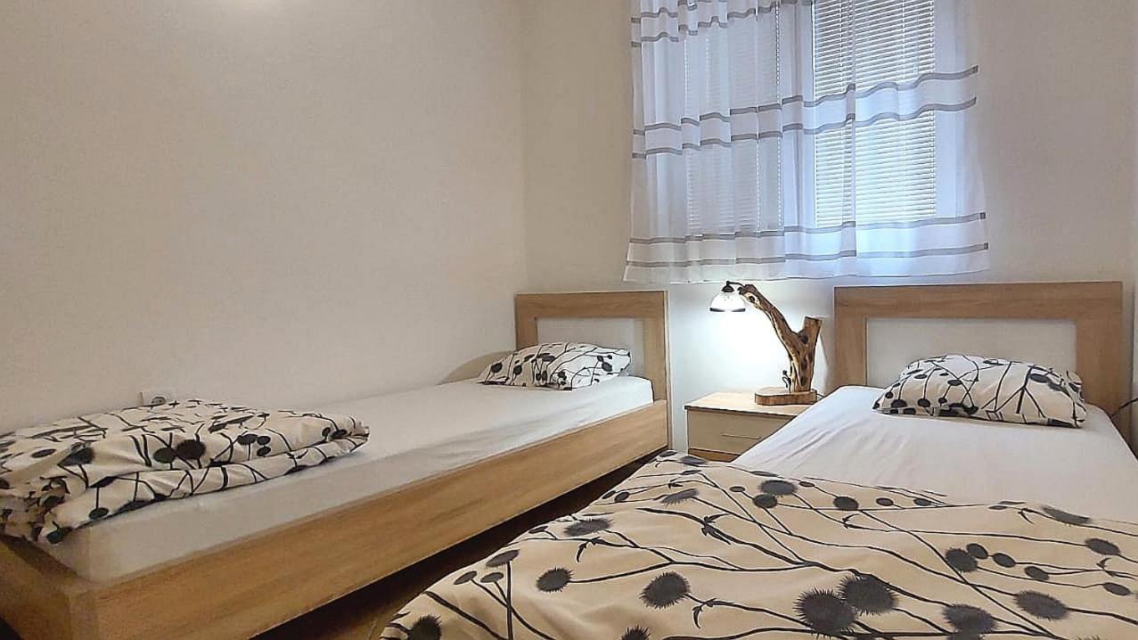 D & S Family Apartments Budva Exteriör bild